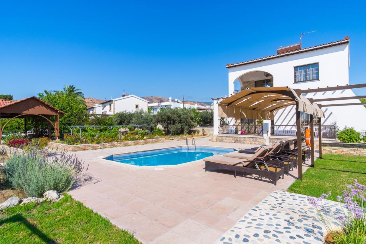Limone Villas No 4&5 Villa *